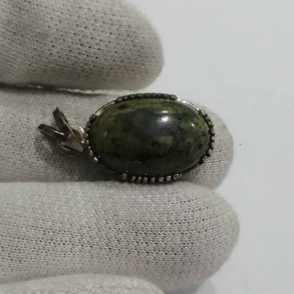 Serpentine locket 38.40ct - Image 2