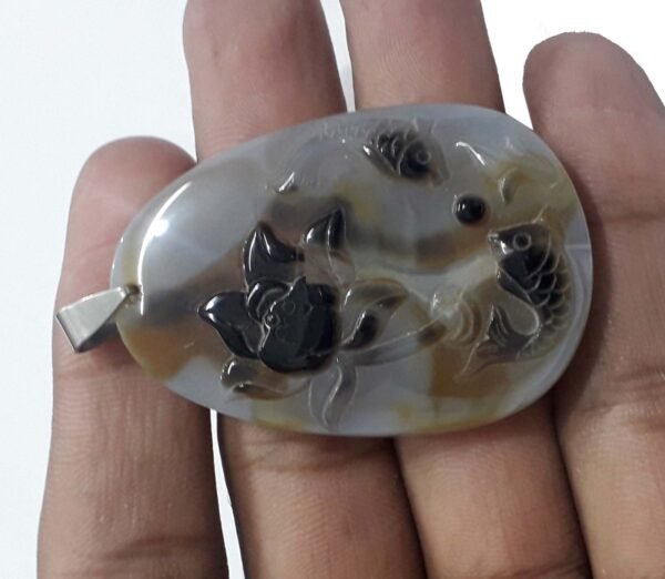 Agate locket 133.30ct